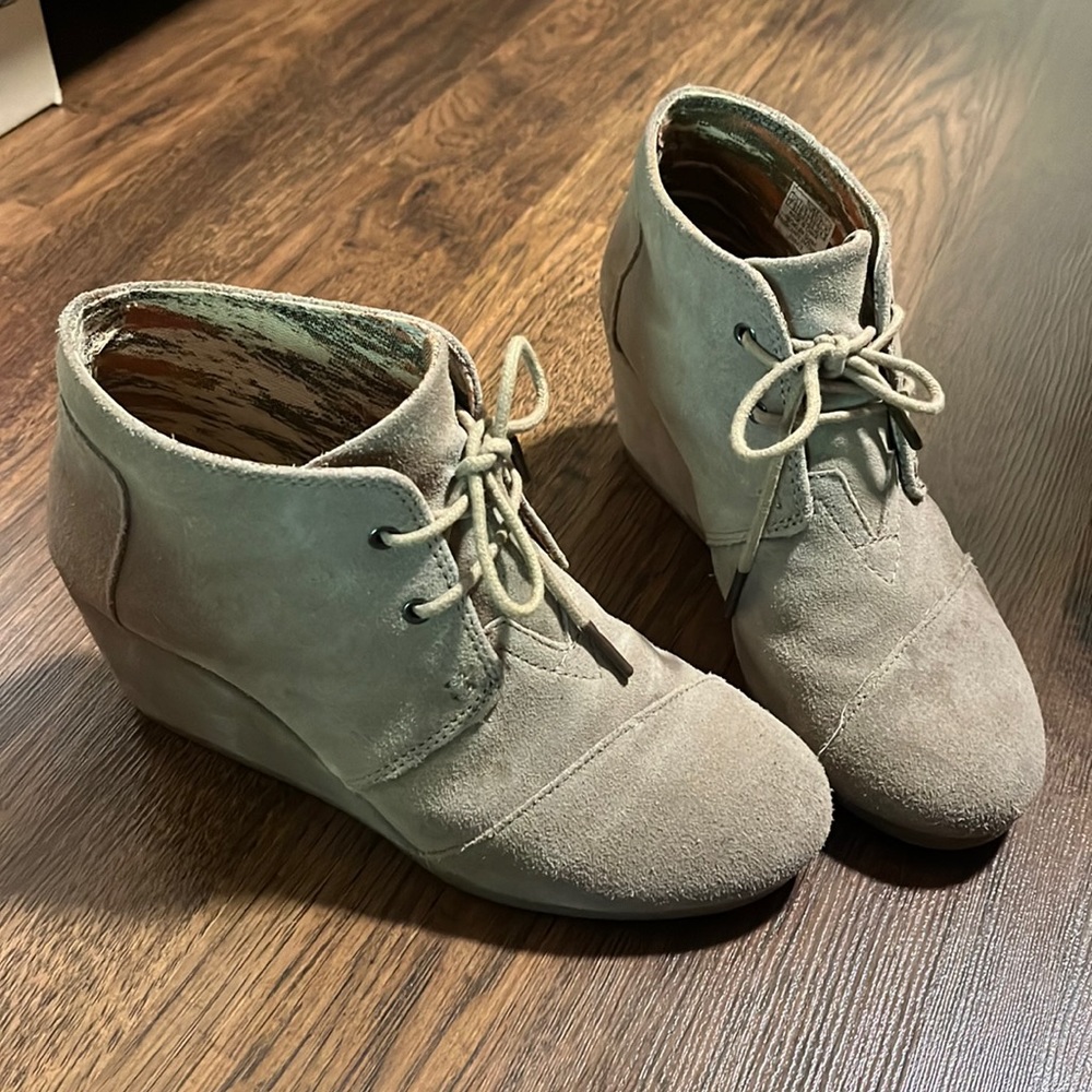{TOMS} wedge booties